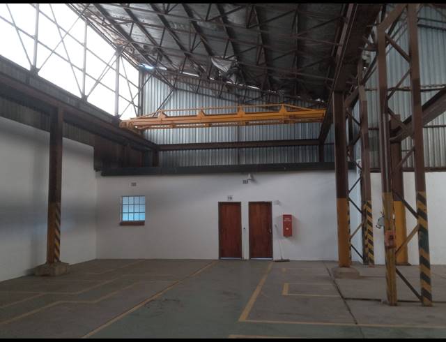 513M² BUILDING TO LET IN APEX
